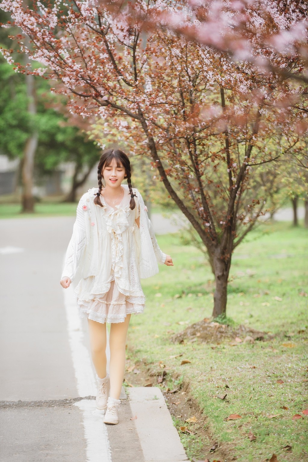 《花的日常》镜头: 14art 70-200摄影师 少女写真集&rarr;
